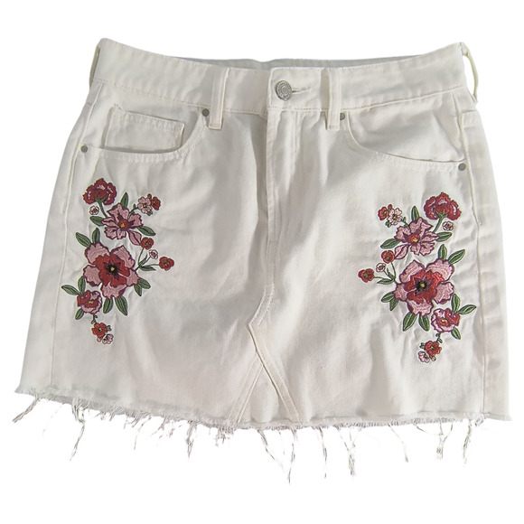 PacSun Embroidered Mini Skirt Women's Size 26 White Denim Fringe Hem Zip Front - Picture 5 of 16